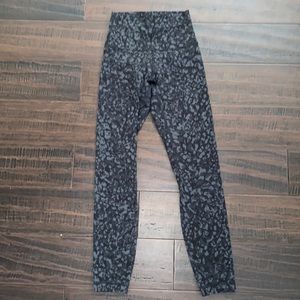 Lululemon Align Pant - black camo, 7/8, size 2